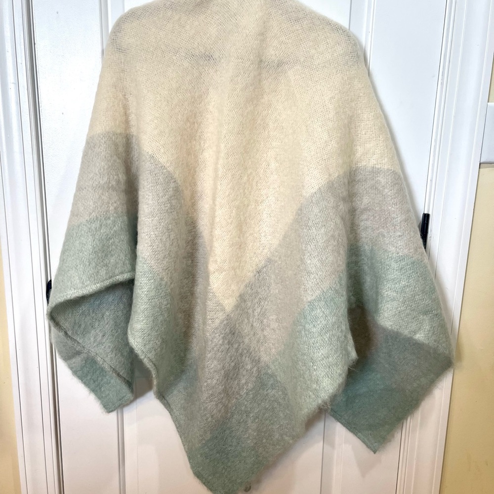 ๐ DONEGAL DESIGN IRELAND MOHAIR WOOL BLANKET CAPE - Picture 9 of 12